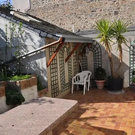 Belle Vue Avec Wifi Et Cour Close - Ref 42 *